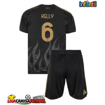 Camisa de Futebol Juventus Lloyd Kelly #6 Equipamento Alternativo Infantil 2026-27 Manga Curta (+ Calças curtas)